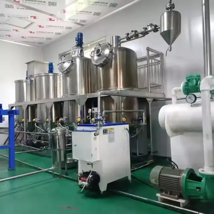 Customized refinery equipment for edible oil manufacturers. Medium-sized refining system