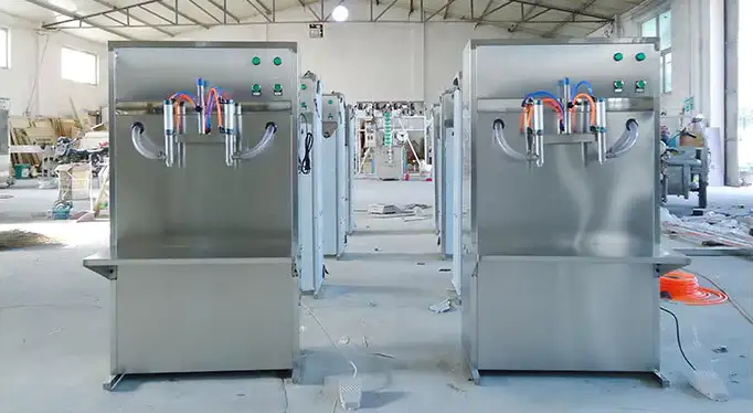 Affordable dual-nozzle 100ml-5000ml piston-type dosing edible oil filling machine Details 4