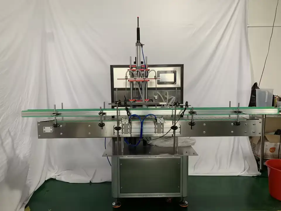 Fully automatic servo 4-head piston magnetic pump vertical filling machine Details 2