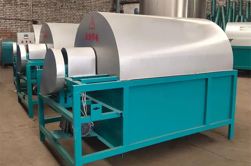 A drum roaster for pre-treatment before oil extraction