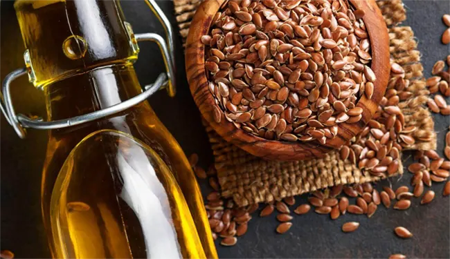 Refined and deeply filtered flaxseed oil